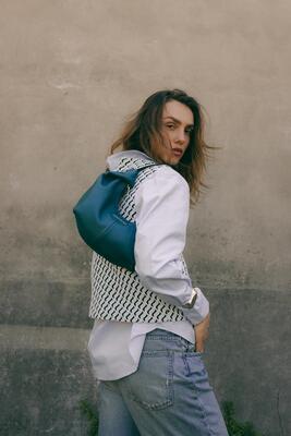 Marina Galanti hobo bag Lydie – kabelka přes rameno ve tvaru půlměsíce v paví zelené - 2