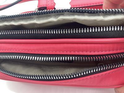 Marina Galanti crossbody bag Dana – malá dámská taštička přes tělo se dvěma prostory ve fuchsiové - 4